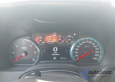 2018 Chevrolet Suburban Premier z USA, uszkodzony, nr VIN 1GNSKJKC9JR323192